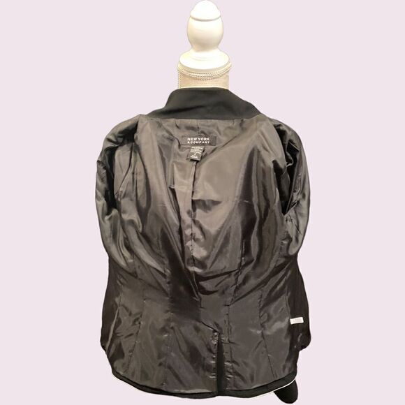 Black and White Structured Blazer - Picture 5 of 13